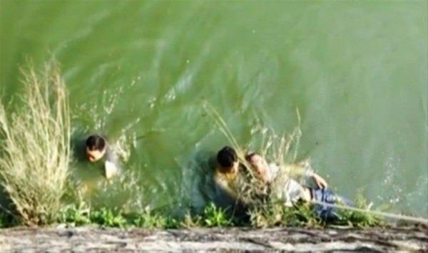 <p>Ailesinin bulduğu kızla evlenmek üzere hazırlanan genç adam, kızın yüzünü görünce neye uğradığını şaşırdı...</p>

<p> </p>
