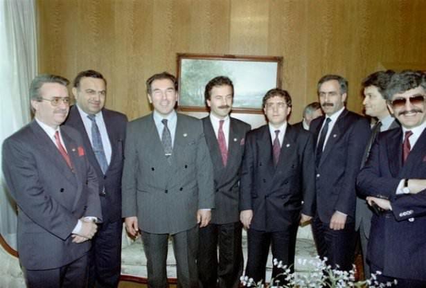 <p>AZİZ YILDIRIM</p>

<p> </p>
