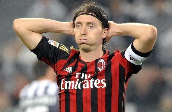<p>6 - Milan taraftarları Montolivo'ya katlanmaktan yorgun düştü ve onu kulüplerinde istememeye başladı. Çıkan sonuçlar da bunu gösteriyor...</p>
