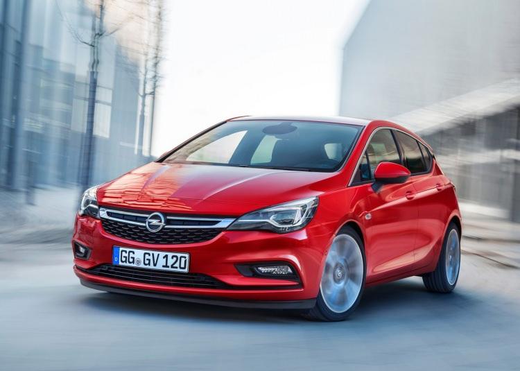 <p>Opel Astra</p>
<p>2017 çıkışlı başlangıç fiyatı: 96.400 TL<br />
2016 çıkışlı başlangıç fiyatı: 84.166 TL</p>