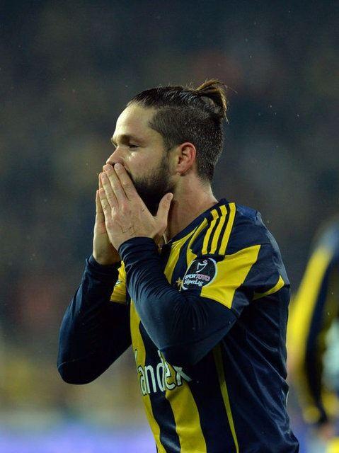 <p>Diego Ribas - Yaşı: 31 - Takımı: Flamengo (Brezilya)</p>

<p> </p>
