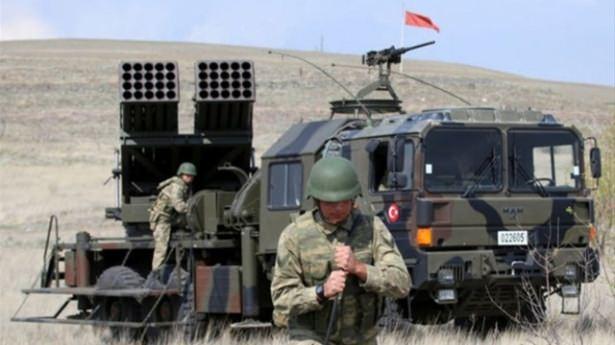 <p>Füzelerin ve çok namlulu roketatarların konuşlandığı birliklerin "gizli" olmasından dolayı çekimler alınan özel izinle yapıldı.</p>