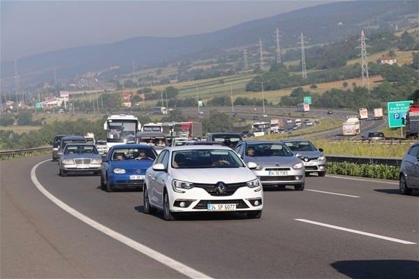 <p>Emniyet kemerinin önemine de değinen ekipler, kemerin araçta bulananları hayata bağladığını kaydetti.</p>
<p> </p>