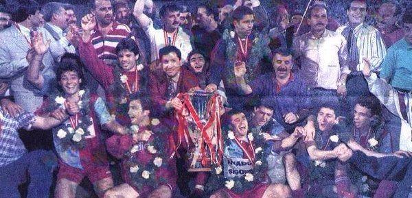 <p>Cumhurbaşkanlığı Kupası,Beşiktaş'ı mağlup eden Trabzonspor'un oluyor.(1995)</p>
