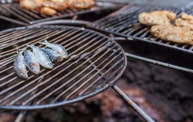 <p>Barbekü severler, İspanya'da Lanzarote'de bulunan sıra dışı restoran El Diablo, aktif bir volkanın üzerinde ızgara keyfi sunuyor.</p>

<p> </p>
