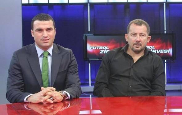 <p>Yine programdan; Hakan Ünsal yanında oturmaktadır.</p>
<p>Sergen: Sol bek futbolda hiç önemli mevki değil.</p>