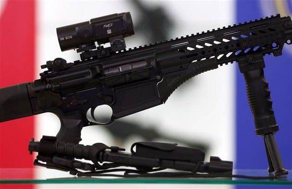 <p>4.1 kilogram ağırlığında gövde yapısına sahip olan tüfek, 600 metreye kadar etkili bir menzile sahip. 12 bin atıma kadar namlu ömrüne sahip olan MPT-76, 7,62 çapında mermi kullanıyor. Tüfeğin en dikkat çeken özelliklerinden birisi de atış hızı. Dakikada 650 atım yapabilen tüfek, bu özelliğiyle de ilgileri üzerine topluyor</p>

<p> </p>
