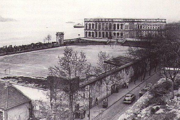 <p>Şeref Stadı</p>

<ul>
</ul>
