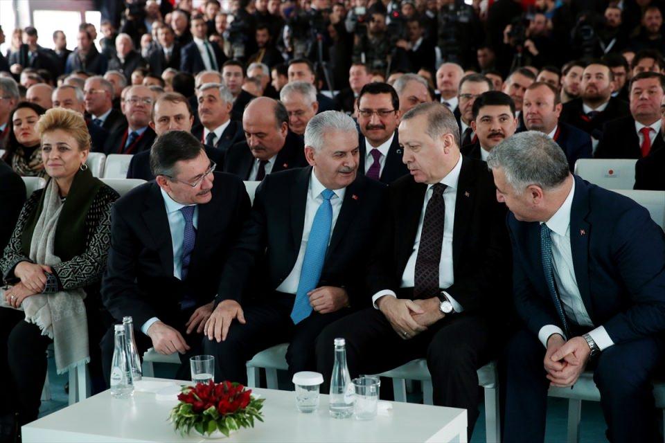 <p>Cumhurbaşkanı Recep Tayyip Erdoğan, Keçiören Metrosu'nun açılış törenine katıldı.</p>

<p> </p>
