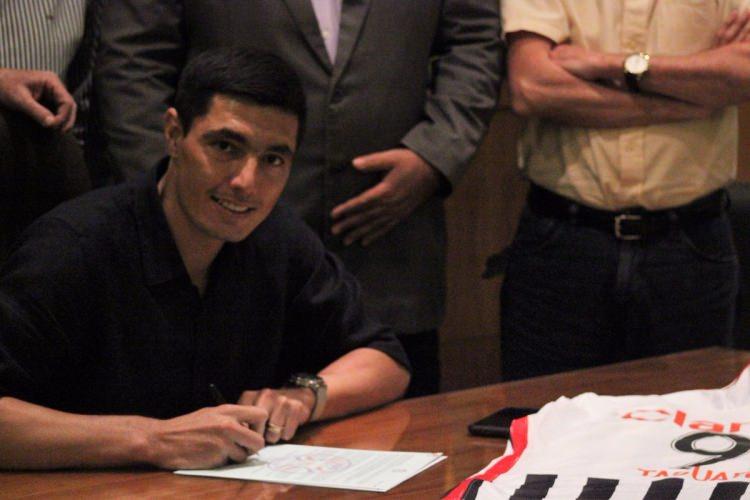 <p>Oscar Cardozo-Olympiakos ====> Club Libertad</p>
