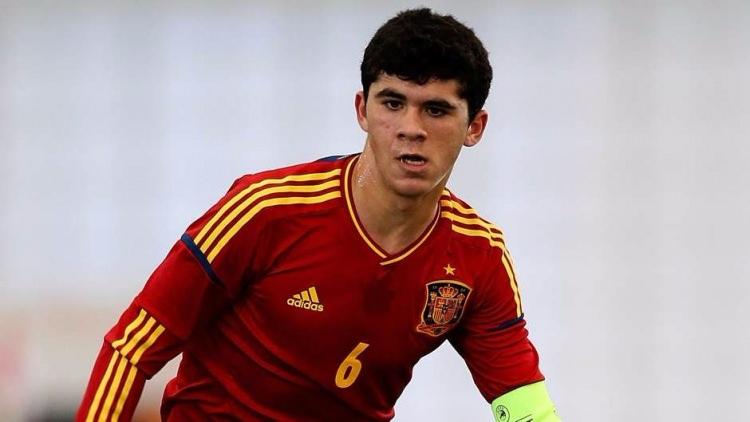 <p>CARLES ALENA (YAŞ: 18) | Kulüp: FC Barcelona | Uyruk: İspanya | Position: Orta saha</p>