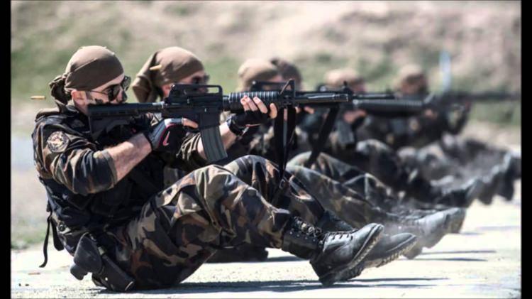 <p><strong>10 bin Özel Harekat Polis alım başvuruları 2.kez ertelendi!</strong></p>

<p>Polis Akademisi Başkanlığınca, Polis Meslek Eğitim Merkezlerine Özel Harekat polisi yetiştirmek üzere öğrenci adayı alınması için bugün başlayacağı duyurulan ön başvuruların, sistemde yaşanan teknik sorunlar nedeniyle ertelendiği bildirildi.</p>
