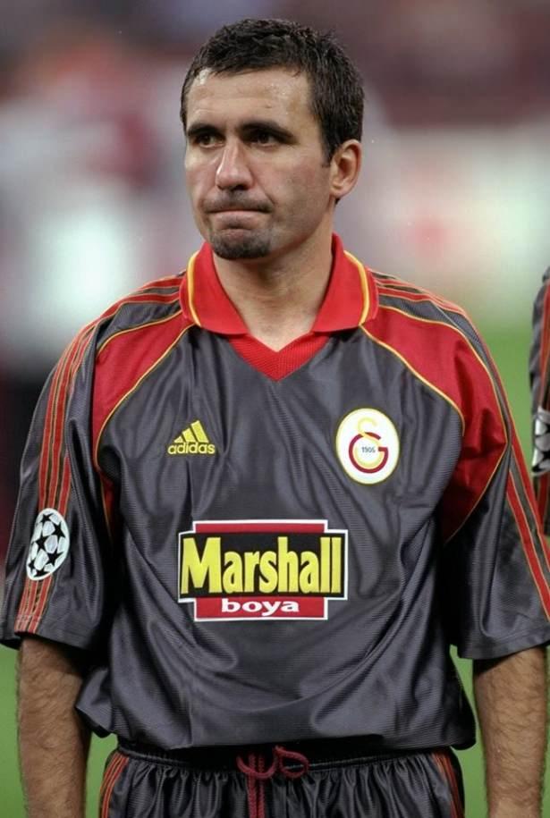 <p><strong>GALATASARAY: 4.448</strong><br />
UEFA'nın listesindeki tek Türk takımı olan Galatasaray'ın bu forması 4.448 beğeni ile Milan, Barcelona, Real Madrid ve Fiorentina'nın ardından 5. sırada.</p>