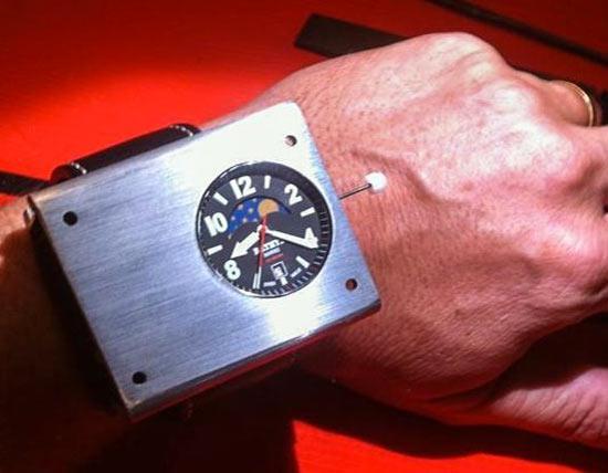 <p>IERS&rsquo;in 2015 yılına da 1 saniye daha ekleneceğini a&ccedil;ıklamasıyla, Google başta olmak &uuml;zere internet d&uuml;nyası bu ekstra 1 saniyeyi dengelemenin yollarını aramaya başladı.</p>
