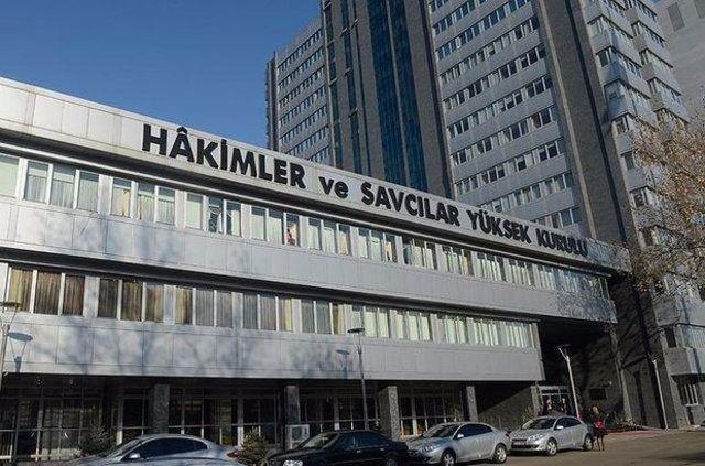 <p>HASAN HÜSEYİN ÖZESE (Tutuklandı): Ergenekon davasının eski mahkeme heyeti başkanı. </p>

<p>HÜSNÜ ÇALMUK (Gözaltına alındı): Mahkeme heyeti üyesi.</p>
