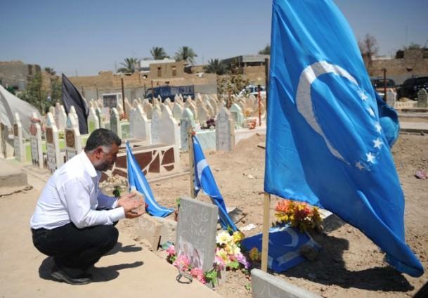 Bombaların susmadığı Irak'ın kuzeyindeki Türkmen kasabası Tuzhurmatu harabe kenti andırıyor.