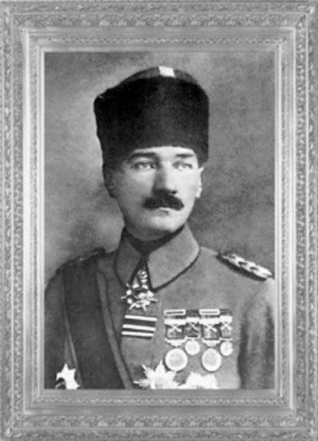 Mustafa Kemal, Yıldırım Orduları Grup Komutanı iken (31 Ekim-13 Kasım 1918) 