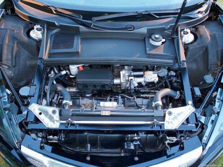 <p><span style="color:#FFA07A"><strong>EN İYİ YENİ MOTOR</strong></span></p>
