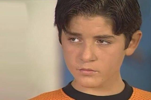 <p>Mahsun Kırmızıgül ile canlı yayında şarkı söyledi, bir gecede Türkiye onu tanıdı.</p>