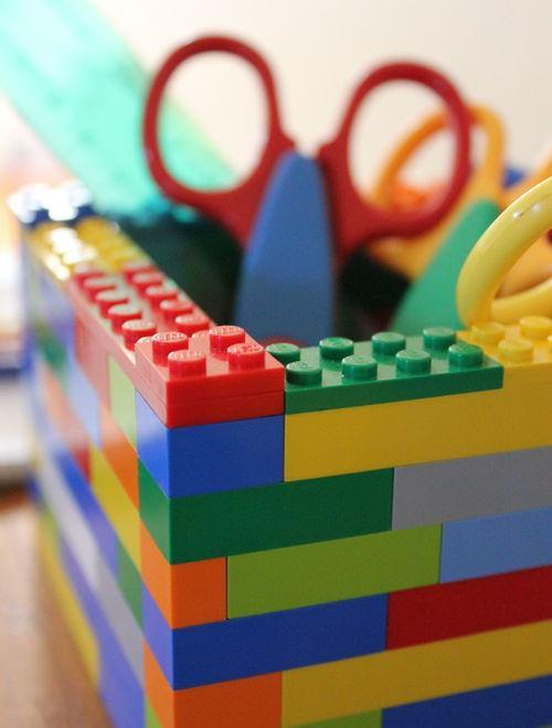 <p><strong>LEGO KALEMLİK</strong></p>
