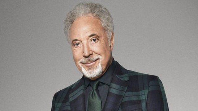 <p><strong>Sir Tom Jones</strong></p>

<p>160 milyon sterlin</p>

<p> </p>
