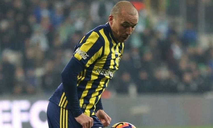 <p><strong>AATIF CHAHECHOUHE </strong>| <strong>GİTMELİ | </strong>İyi niyetiyle mücadele etse de seviyesi yeterli olmuyor. 30 yaşına gelen Aatıf'ın takımda kalması için pek bir sebep yok...</p>
