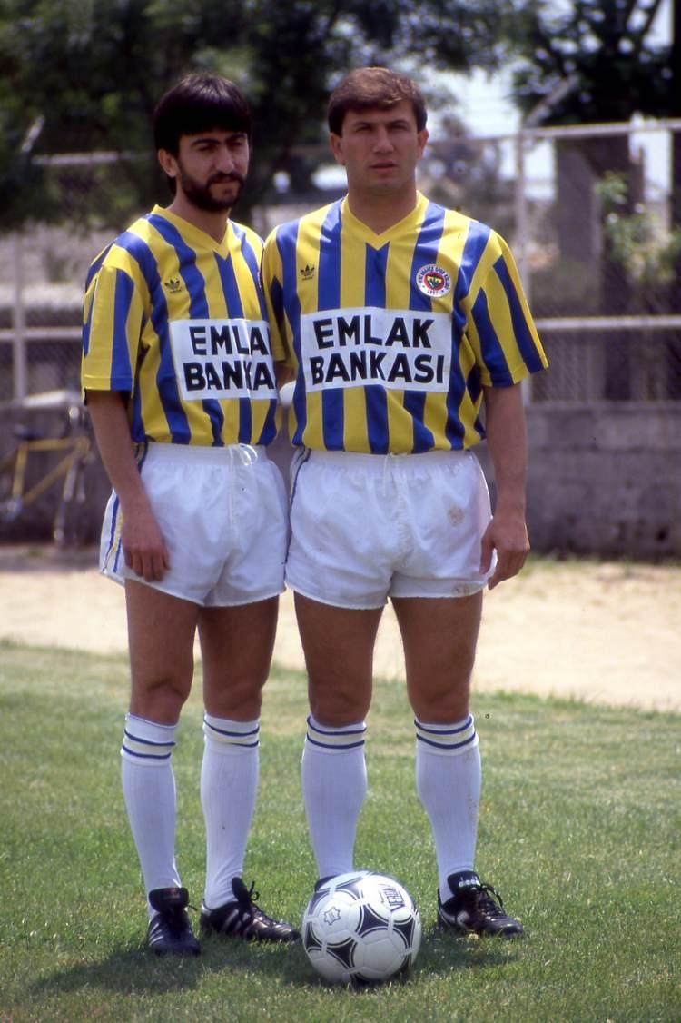 <p>Fenerbahçe futbolcuları Rıdvan Dilmen ve Tanju Çolak. 1991</p>
