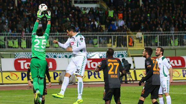 <p>EN BEĞENDİĞİN STAT</p>
<p><strong>En çok etkilendiğim iki stat var. Bizim kendi stadımız TT Arena ve Konya stadı.</strong></p>