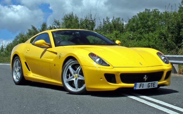 <p>Cristiano Ronaldo - Ferrari-599</p>
<p> </p>