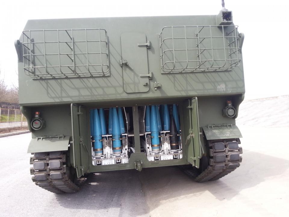 <p>155 mm.lik Kundağı Motorlu Fırtına Obüslerine muharebe sahasında hızlı bir şekilde mühimmat ikmali yapmak için kullanılacak olan Fırtına Obüsü Mühimmat Aracı, KKK.lığı 1nci Ana Bakım Merkezi Komutanlığı (ABMK.lığı) tarafından, Mühimmat Aracının temel görev sistemi olan Mühimmat Transfer Sistemi ise ASELSAN tarafından geliştirilmiştir. </p>