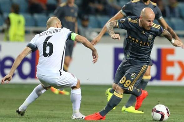 <p>Stoch’un da inişli çıkışlı grafiğinden memnun kalmayan Advocaat, bu oyuncunun şansını yavaş yavaş tükettiğini düşünüyor.</p>