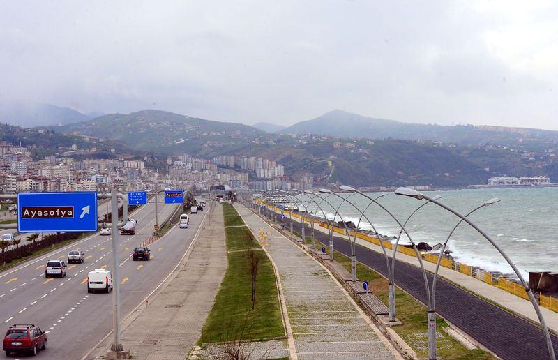 <p>Trabzon'da, ismini tarihi Gülcemal Vapuru'ndan alan "Gülcemal Dolgu Projesi" kapsamında 762 bin metrekarelik alanda kurulacak yaşam merkezi sayesinde Karadenizliler denizle kucaklaşacak.</p>