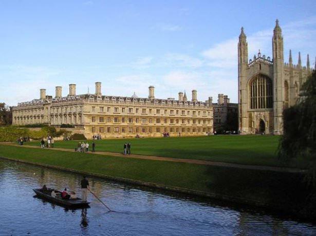 <p><strong>1534 — Cambridge University Press</strong><br />
İngiliz Cambridge Üniversitesinin yayınevi dünyanın en eski yayınvi olma özelliğini taşıyor. Isaac Newton'un klasik eseri Principia Mathematica Cambridge University Press tarafından basılmıştı.</p>
