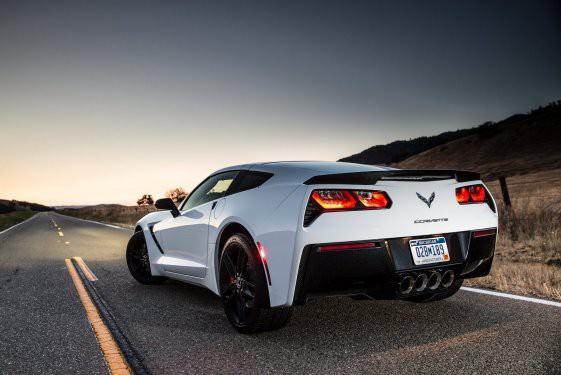 Avrupa pazarının ihtiyaçlarına cevap verecek şekilde donatılan Corvette Stingray gücünü, 6.000 d/d'da 460 HP (343 kW) güç ve 4.600 d/d'da 630 Nm tork üreten 6,2 litrelik LT1 kodlu V8 silindirli motordan alıyor.