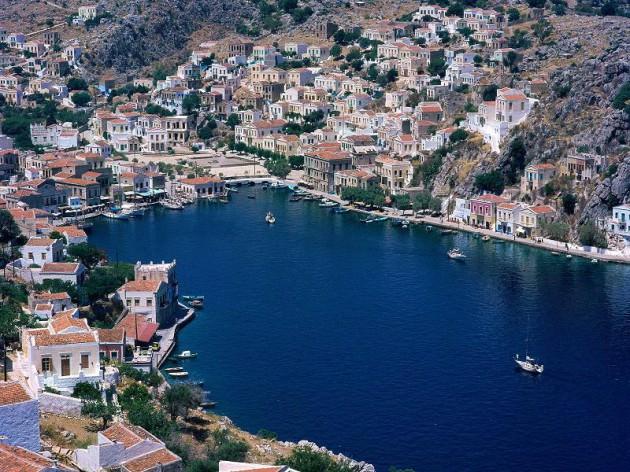<p>Yunanistan Asgari ücret: 11,396 Dolar (Yıllık)</p>