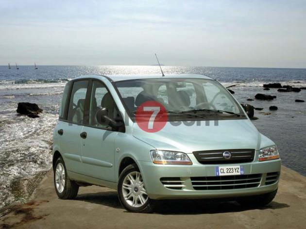 <p>2004 Fiat Multipla</p>