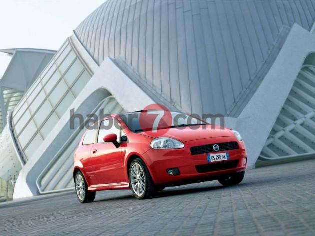 <p>2005 Fiat Grande Punto</p>