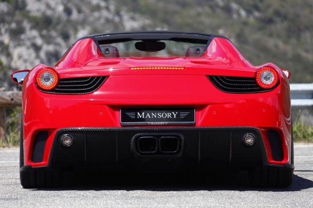 Yüksek motor performansının yanı sıra spor sürüş içinde özel tasarlanan komponentler yeni Mansory çift-kapılının şasesine yerleştirilmiş. Alçaltılmış süspansiyon sistemi en farklı detaylardan biri... Bu sayede aracın ağırlık merkezi seri üretim araçlara göre 20 mm daha alçaltılmış. Yeni Ferrari 458 Spider için Mansory’nin Türkiye temsilcisi Penta Oto’nun tavsiyesi; Mansory tarafından özel tasarlanıp üretilen ultra hafif forged jantlar. Formula I genlerinden dolayı tek bijonlu olan jantlar 9x21 ve 11x21 ebatlarındaki jantlar için Penta Oto’nun tercih ettiği kombinasyon ise Ön 245/35 ZR20 ve Arka 305/30 ZR21 Michelin PS2 lastikler…