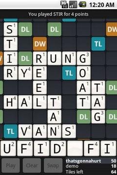 Wordfeud: Çok iyi bir Scrabble kopyası olan Wordfeud, çevrimiçi olarak oyunun tadını çıkarmanıza izin veriyor. Oyun şu an sadece reklam destekli olarak sunuluyor ve ücretli bir sürümü bulunmuyor.