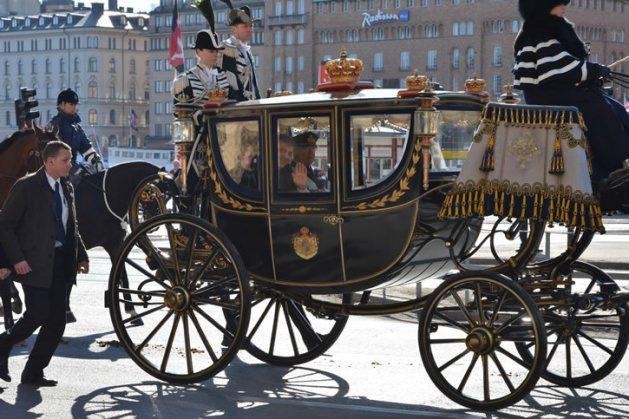 <p><span>Cumhurbaşkanı Gül, resmî ziyaret için bulunduğu İsveç’in başkenti Stockholm’de, İsveç Kralı Carl XVI. Gustaf tarafından törenle karşılandı.</span></p>