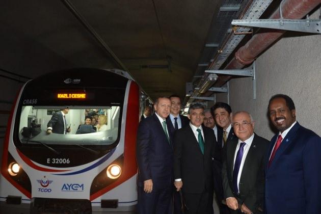 <p><span>Cumhurbaşkanı Gül, Avrupa ve Asya yakasını Marmara Denizi’nin altından birleştiren Marmaray’ın açılış törenine katıldı.</span></p>
