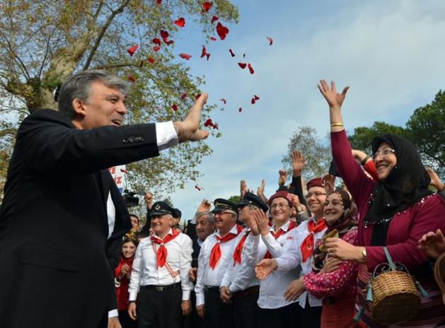 <p><span>Cumhurbaşkanı Gül, Ünye’de vatandaşlar tarafından yoğun ilgi ve sevgiyle karşılandı.</span></p>