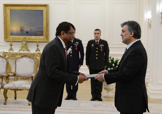 Cumhurbaşkanı Abdullah Gül, Guatemala Büyükelçisi Lars Pira ve Fiji Büyükelçisi Robin Nair'i kabul etti. Çankaya Köşkü'nde gerçekleşen kabulde, Guatemala Büyükelçisi Pira ve Fiji Büyükelçisi Nair, güven mektuplarını sundu.