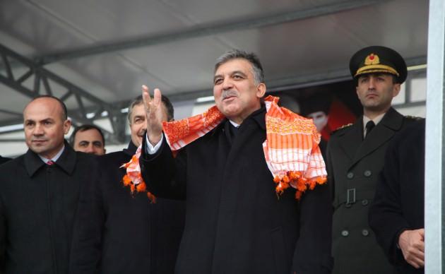 CİRİT ATTI, ATA ŞEKER VERDİ