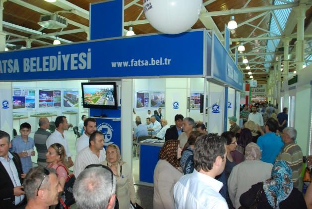 <p><span>FATSA BELEDİYESİ'NİN FESHANE STANDI BÜYÜK İLGİ GÖRÜYOR</span></p>