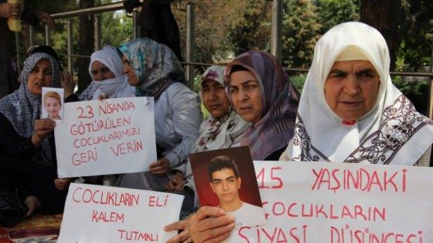 <p>16 Mayıs – Çocukları Pkk tarafından kaçırılan anneler eylem yaptı </p>

<p> </p>
