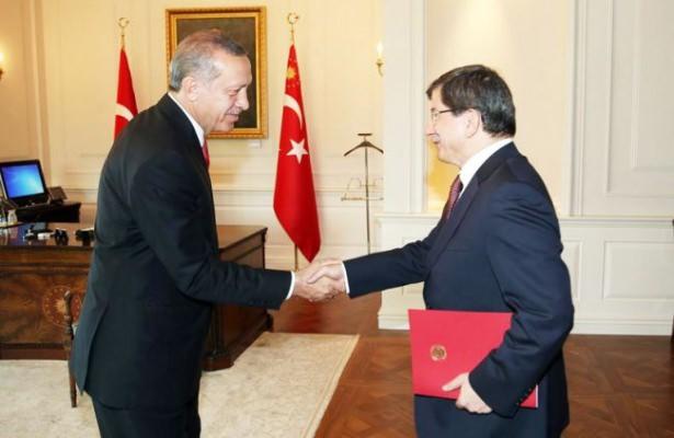 <p>29 Ağustos – Davutoğlu, yeni kabineyi Erdoğan’a sundu </p>
<p><a href="http://www.haber7.com/ic-politika/haber/1195812-iste-62-hukumetin-yeni-bakanlari" target="_blank">HABERİ OKUMAK İÇİN TIKLAYIN</a></p>