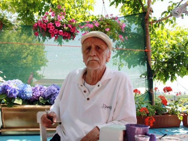 <p>Tiyatro ve sinemanın kötü adamı Süheyl Eğriboz, tedavi gördüğü hastanede hayatını kaybetti.</p>