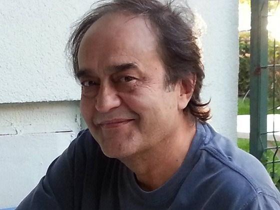 <p>Şair, yazar ve sinemacı Adnan Azar hayatını kaybetti.</p>
<p> </p>