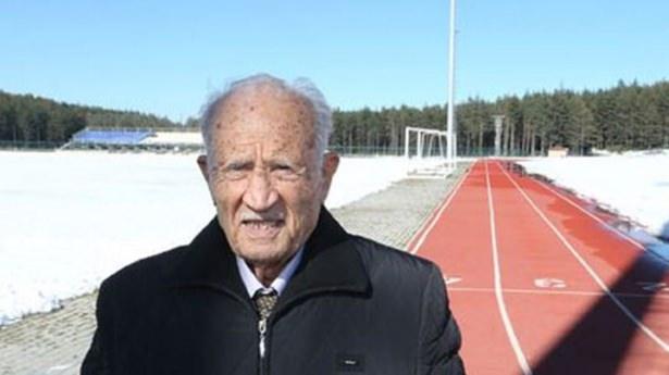 <p>Türk atletizminin önemli isimlerinden, Fenerbahçe'nin eski yöneticisi ve divan kurulu üyesi Eşref Aydın hayatını kaybetti.</p>
<p> </p>